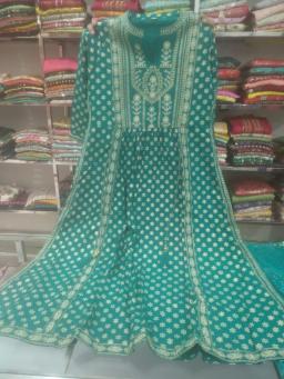 Nyra Cut Women Nyra Cut Kurta with Pant with Embroidery Work