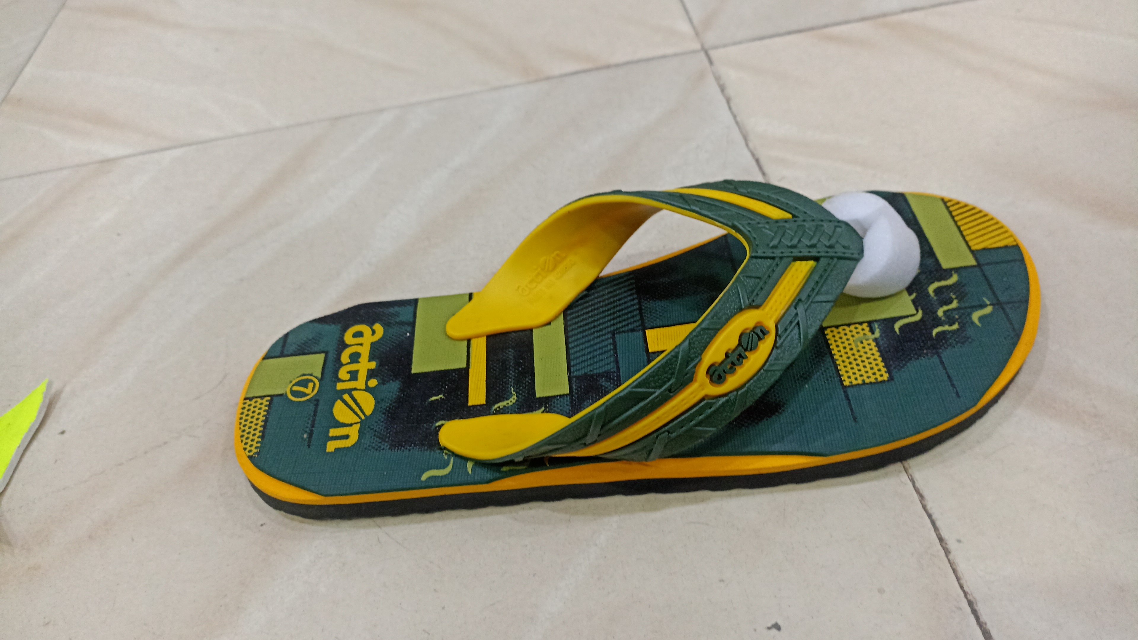 Action discount hawai chappal